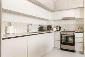 Silkhaus Beachside Spacious 2BDR in Marina Vista